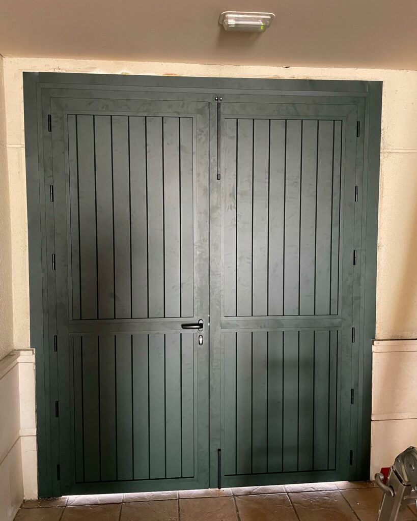 puerta de portal garaje